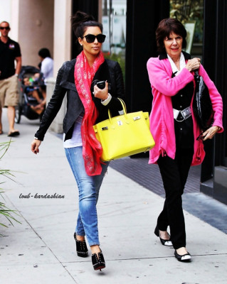 photo 12 in Kardashian gallery [id585300] 2012-11-24 00:00:00
