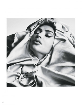 Kim Kardashian – Vogue Japan August 2019