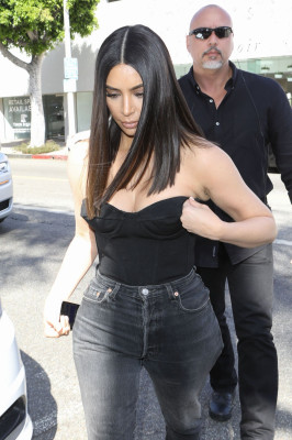 Kim Kardashian at Cuveee on Robertson Blvd in LA