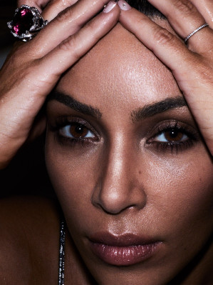 Kim Kardashian | VIOLET GREY