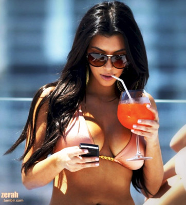 photo 24 in Kardashian gallery [id592308] 2012-12-23 00:00:00