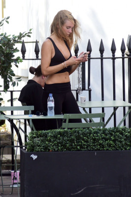 Kimberley Garner Playing Tennis – The King’s Road in London 08/06/2020