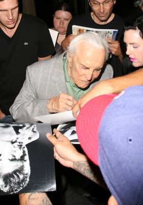 photo 3 in Kirk Douglas gallery [id544063] 2012-08-04 00:00:00