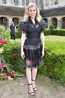 Kirsten Dunst at Rodarte Show Fall Winter 2017 – Haute Couture Fashion Week
