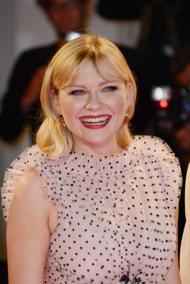 Kirsten Dunst – ”Three Billboards Outside Ebbing Missouri” Premiere 
