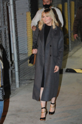 Kirsten Dunst - Out in Los Angeles 11/16/2021