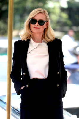 Kirsten Dunst - Arriving at Hotel Excelsior in Venice 09/02/2021