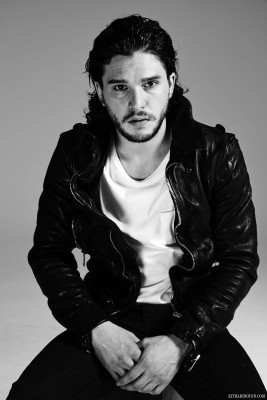 Kit Harington - Out 06/05/2015