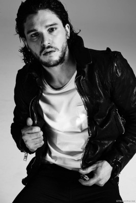 Kit Harington - Out 06/05/2015