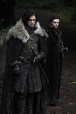 Kit Harington - Game Of Thrones (2011) 1x01 &#039;Winter Is Coming&#039;