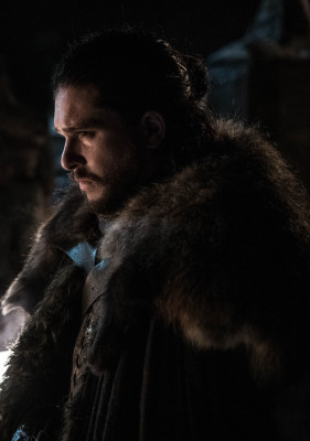 Kit Harington - Game Of Thrones (2019) 8x01 &#039;Winterfell&#039;