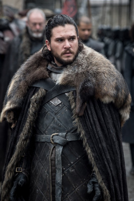 Kit Harington - Game Of Thrones (2019) 8x01 &#039;Winterfell&#039;