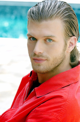 Kivanc Tatlitug pic #782811