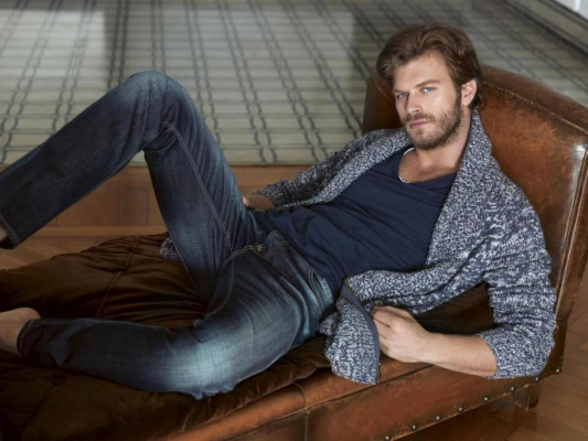 Kivanc Tatlitug pic #575395