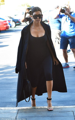 photo 22 in Kourtney Kardashian gallery [id840033] 2015-10-26 00:00:00