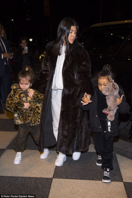 photo 12 in Kourtney Kardashian gallery [id1037661] 2018-02-04 00:00:00
