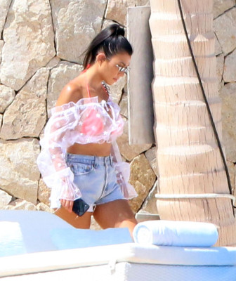 Kourtney Kardashian pic #1095823
