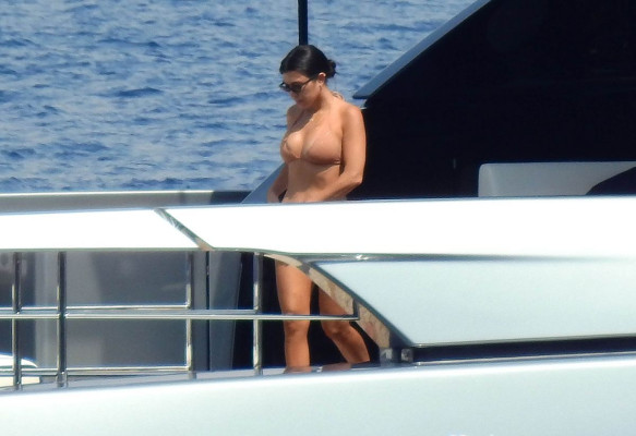 Kourtney Kardashian pic #1083674