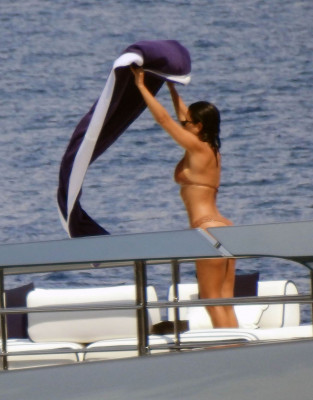 Kourtney Kardashian pic #1083744