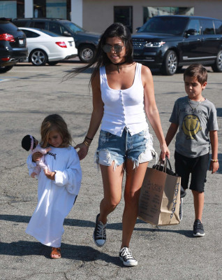 photo 14 in Kourtney Kardashian gallery [id904839] 2016-08-09 00:00:00