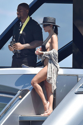 Kourtney Kardashian pic #1082604