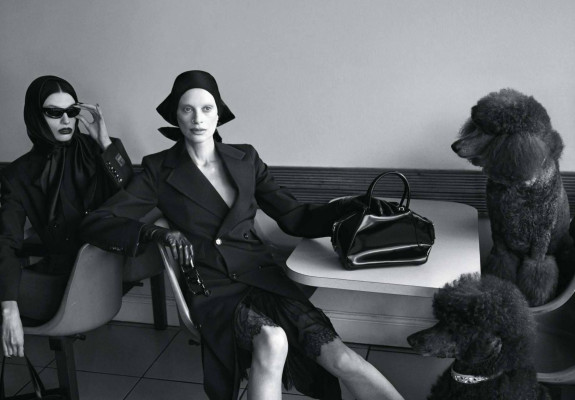 Kristen McMenamy ~ D la Repubblica Marzo 2023 by Mert Alas + Marcus Piggot