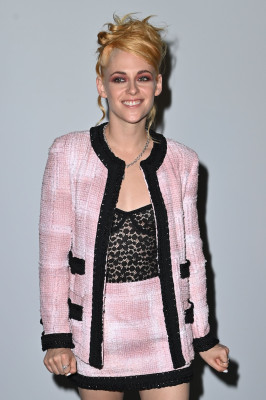 Kristen Stewart - Chanel Runway Show in Paris 10/05/2021