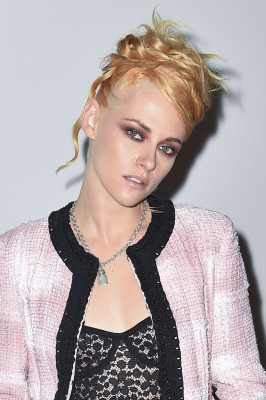 Kristen Stewart - Chanel Runway Show in Paris 10/05/2021