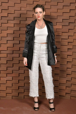 Kristen Stewart – Chanel Fashion Show in Hamburg