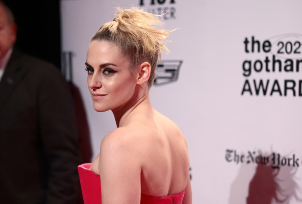 Kristen Stewart - Fashion Awards 2021 in London 11/29/2021