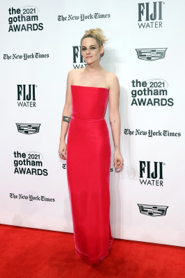 Kristen Stewart - Fashion Awards 2021 in London 11/29/2021