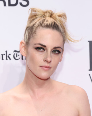 Kristen Stewart - Fashion Awards 2021 in London 11/29/2021