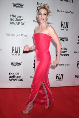 Kristen Stewart - Fashion Awards 2021 in London 11/29/2021