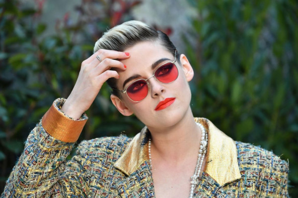 Kristen Stewart – Chanel Show in Paris 01/22/2019