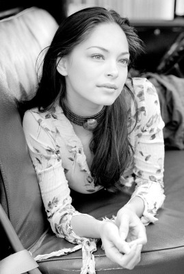 Kristin Kreuk pic #84250
