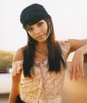 Kristin Kreuk pic #239376