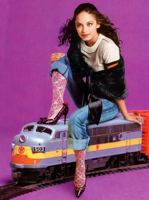 Kristin Kreuk pic #89703