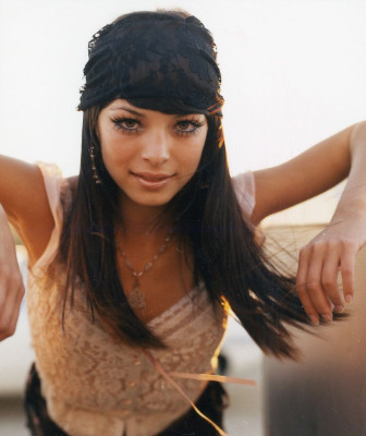 Kristin Kreuk pic #282021