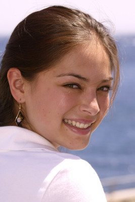 Kristin Kreuk pic #282428