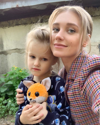 Kristina Asmus pic #1210291