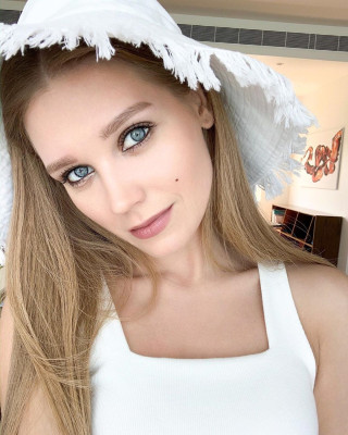 Kristina Asmus pic #1263112