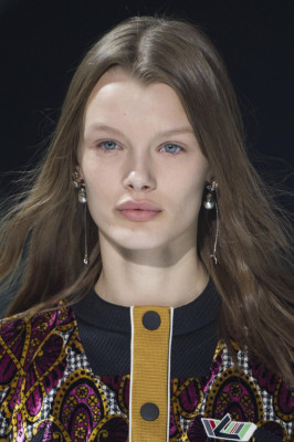 Kristina Grikaite - Louis Vuitton Autumn/Winter 2018 Fashion Show in Paris 