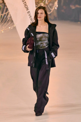 Off-White Fall/Winter 2022 Fashion show in Paris