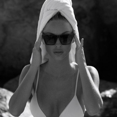 Kristina Sheiter by Gonzalo Feo