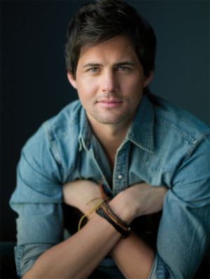 Kristoffer Polaha - Life Unexpected (2010) Season 1 Promotional