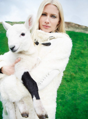 Kirsty Hume pic #996315