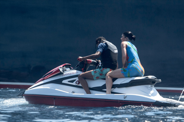 Kylie Jenner | JET SKIING IN POSITANO 08/10/19