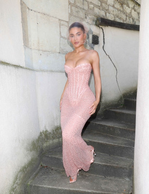 Kylie Jenner - Schiaparelli Haute Couture FW 2024/2025 Show at PFW 06/24/2024