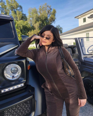 Kylie Jenner – Social Media Pics 