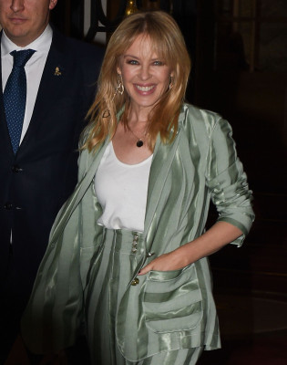 Kylie Minogue Style – Leaving the Ritz Hotel in Paris